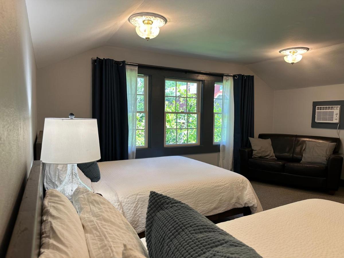 Westfir Lodge & Mountain Market Oakridge Extérieur photo